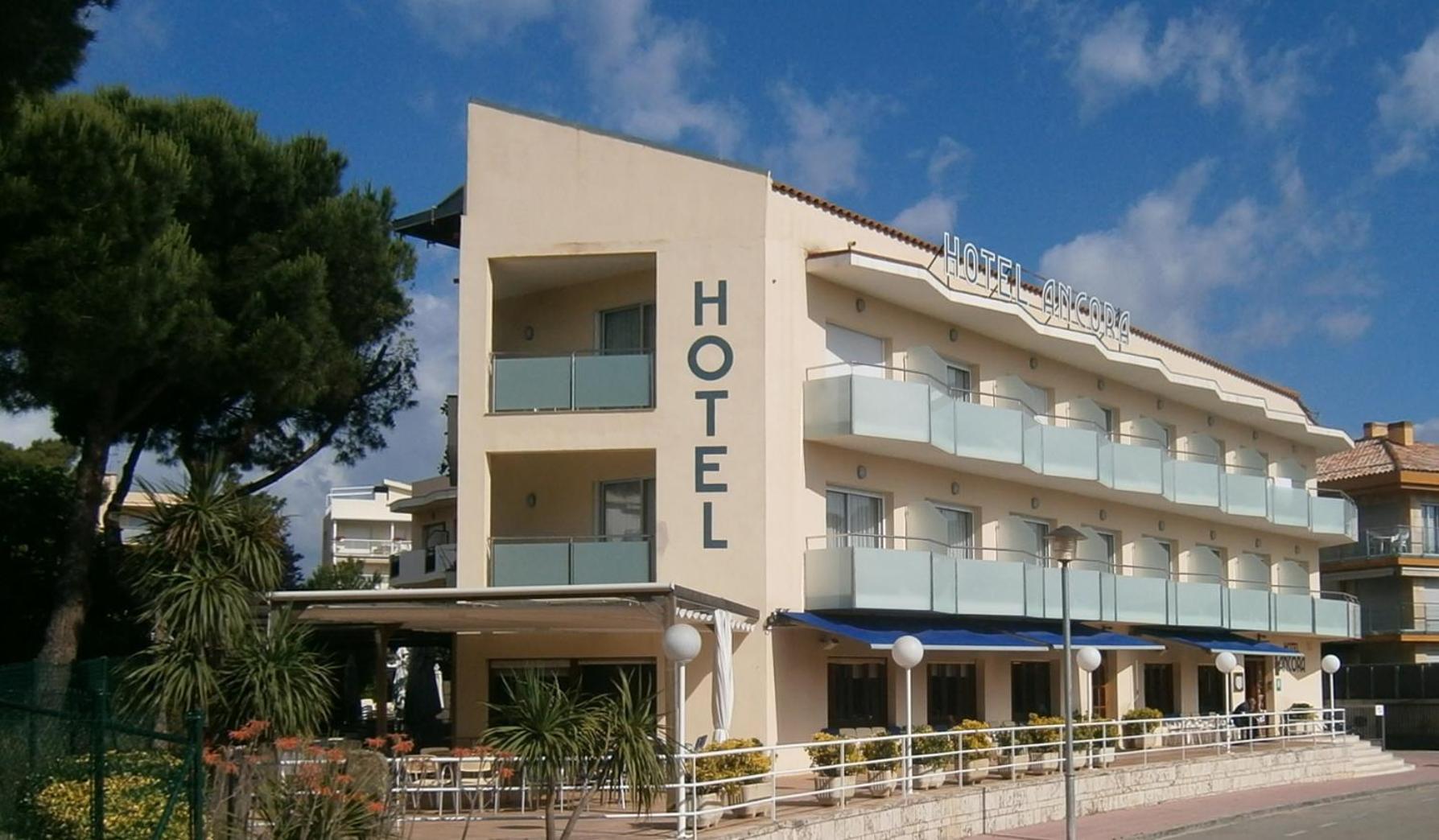 Hotel Ancora Palamos Bagian luar foto