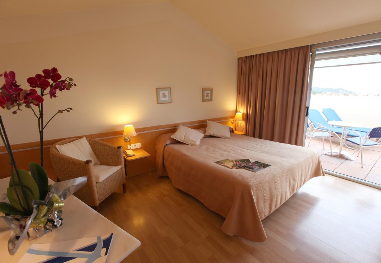 Hotel Ancora Palamos Bagian luar foto